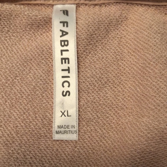 Fabletics workout pullover. - Picture 4 of 6